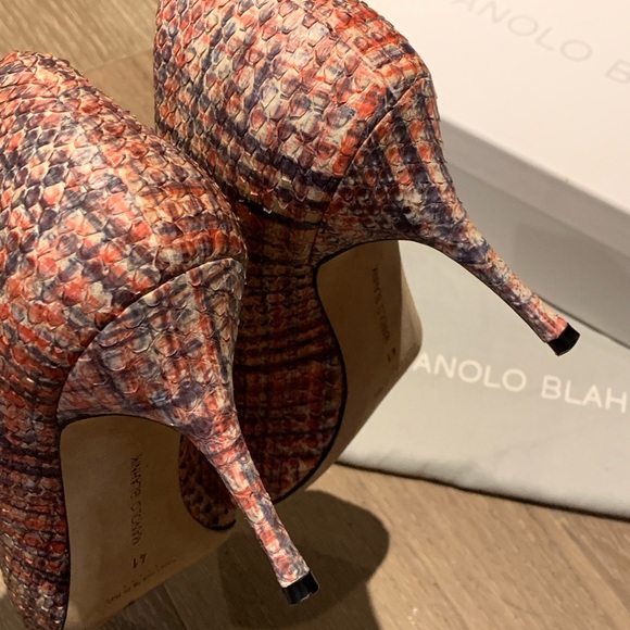 Authentic Manolo Blahnik BB Snakeskin Pump - Picture 8 of 8